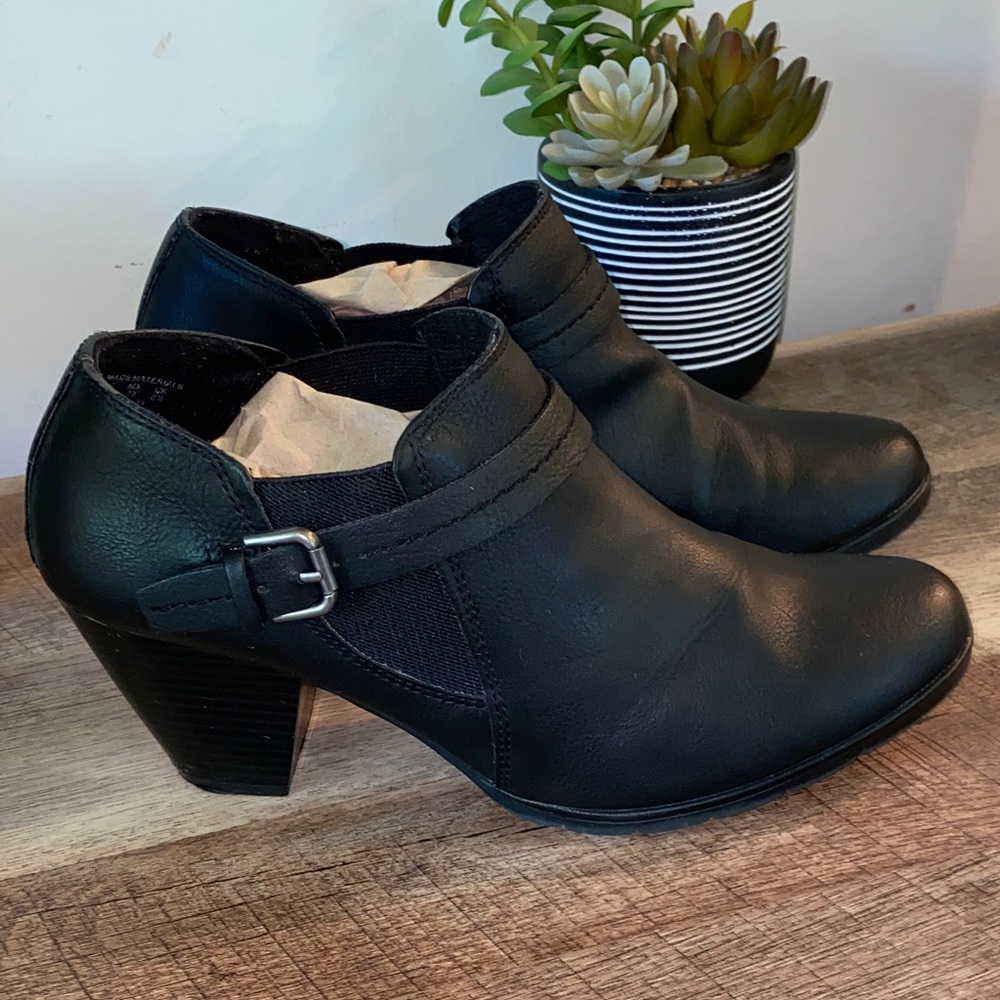 Canyon River Blues Greta Black Ankle Boots with Buckle Size 10